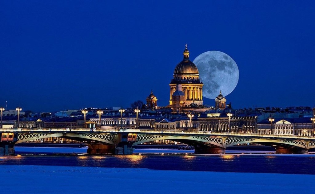 Мистический Петербург с катанием на теплоходе 4 июня 2022г.