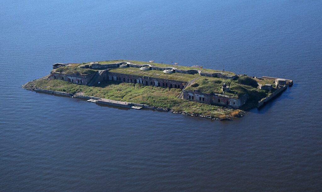 Морская прогулка по фортам Кронштадта 6 июля 2024г.